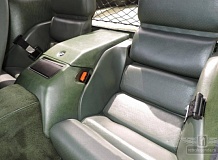 ретро автомобиль Porsche 928