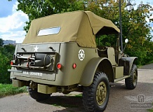 ретро автомобиль Dodge WC56