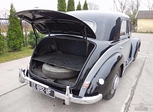 ретро автомобиль Mercedes-Benz 220 Berline Export