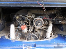 ретро автомобиль Volkswagen T1 Samba Bus