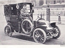 ретро автомобиль Renault AG-1 Taxi de la Marne