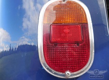 ретро автомобиль Volkswagen T1 Samba Bus
