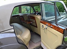 ретро автомобиль ROLLS-ROYCE SILVER CLOUD