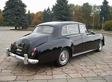 ретро автомобиль Rolls Royce Silver Cloud Long Wheelbase Coachwork by Park Ward Ltd.