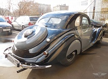ретро автомобиль BMW 327 Coupe Autenrieth