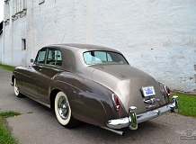 ретро автомобиль ROLLS-ROYCE SILVER CLOUD