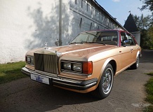 ретро автомобиль Rolls Royce Silver Spur Series 1