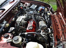 ретро автомобиль Nissan Figaro