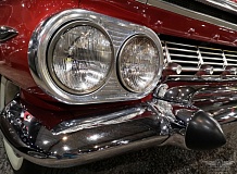 ретро автомобиль Chevrolet Impala Convertible